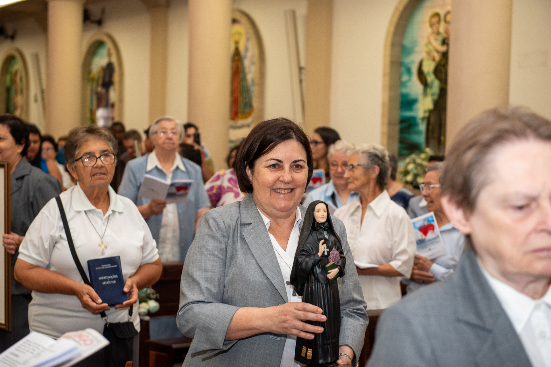 Celebração e procissão em honra a Santa Francisca Cabrini