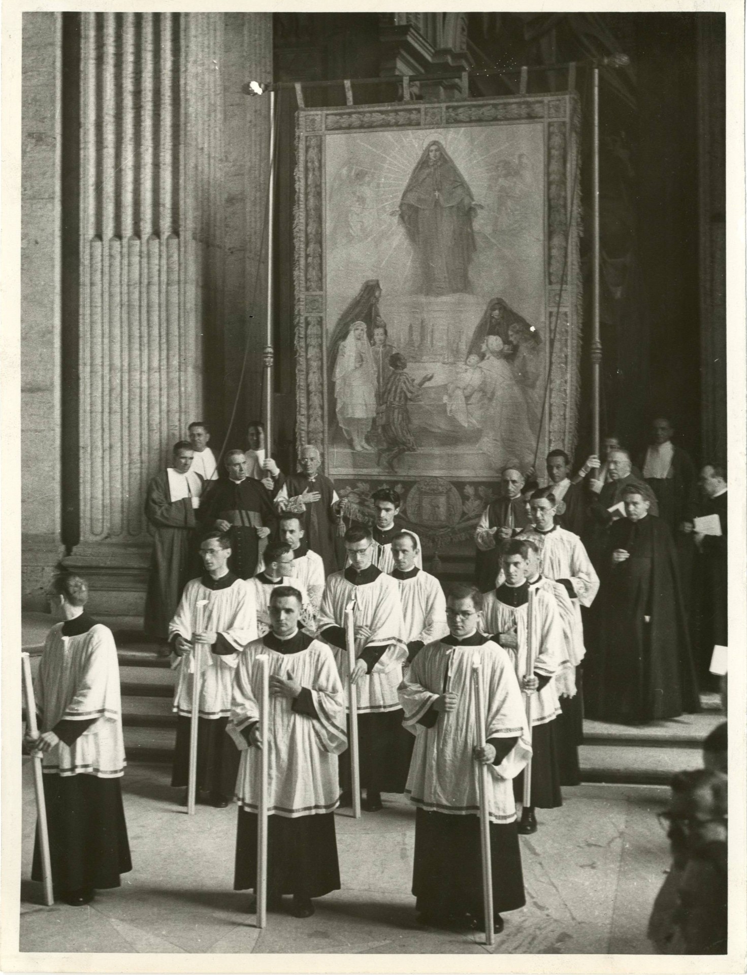 Canonização de Santa Francisca Xavier Cabrini na Basílica de São Pedro em Roma, 7 de julho de 1946