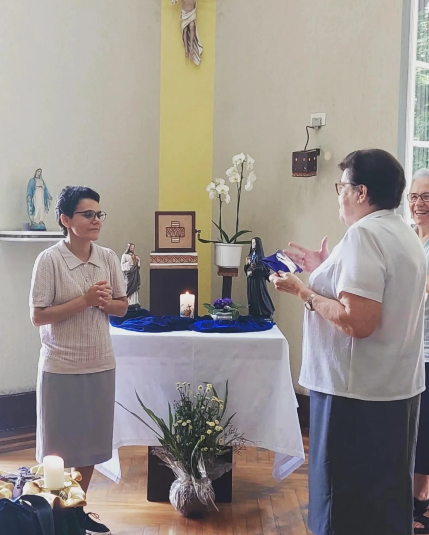 Celebração de envio missionário entre irmãs