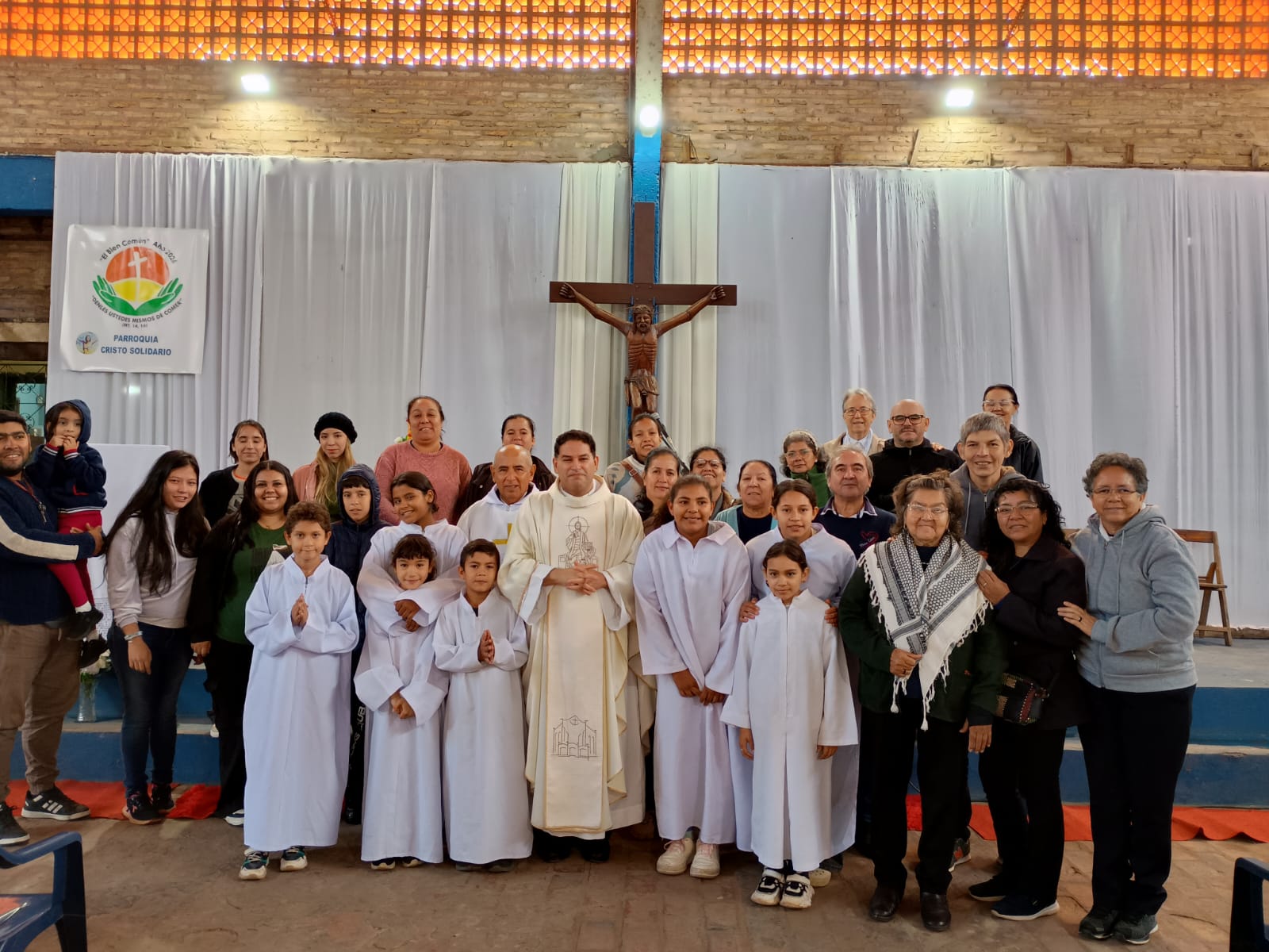 Celebração eucarística com toda a comunidade